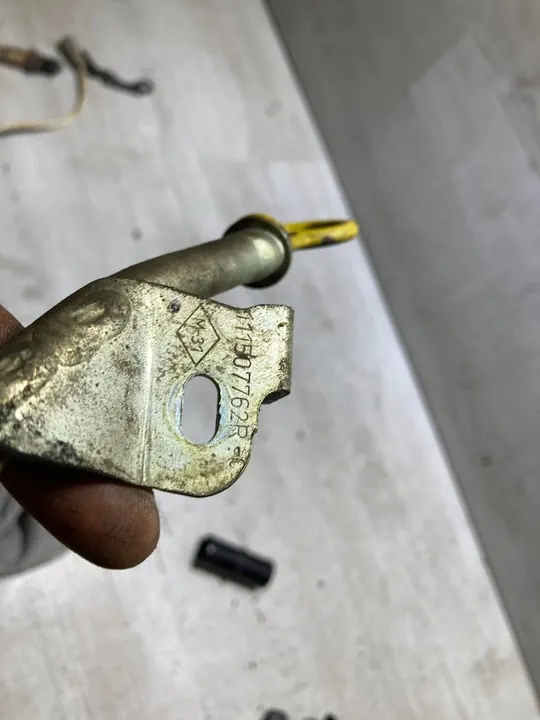 Nissan Micra K14 2018 öljytikku 0.9 OEM 111507762R image 2