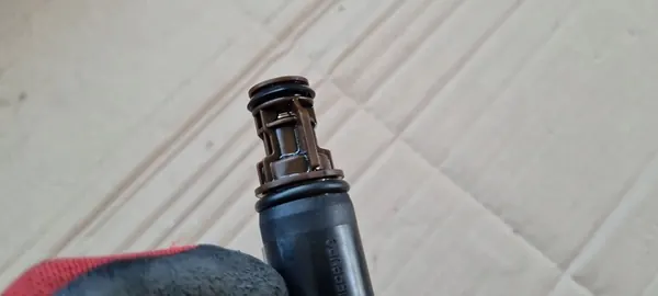 A6 C8 4K Válvula de Pressão de Óleo 2.0 TDI Audi image 3