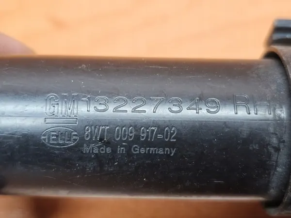 Ajovalopesuri oikea etu OEM 13227349 Opel Insignialle image 5