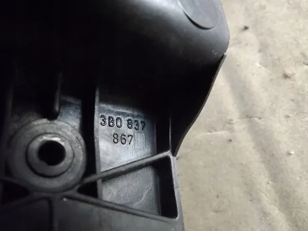 VW Passat B5 FL vordere linke Türschloss 3B0837867 image 5