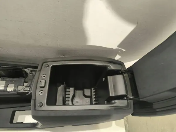 Apoio de Braço OEM 7S71A042B60AB para Ford Mondeo IV 2008 image 5