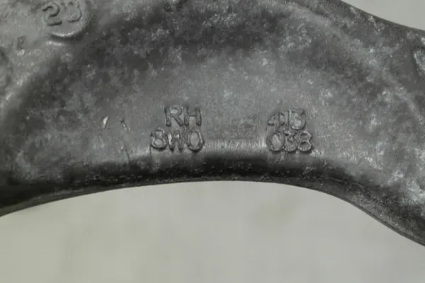 Oikea iskunvaimentimen kiinnike AUDI A4 B9 8W0038 image 2