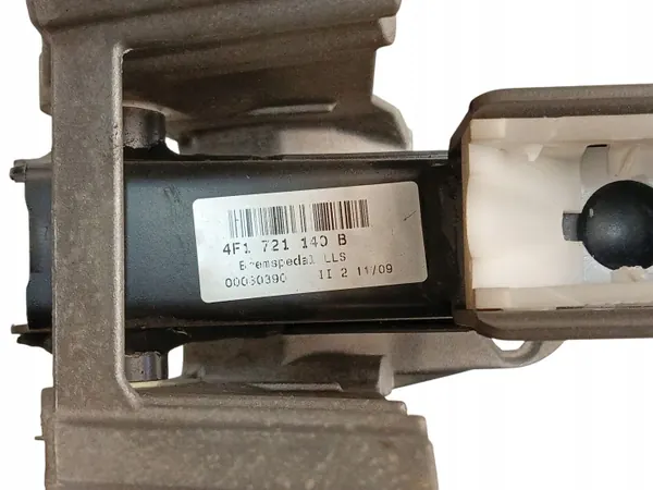 Audi Pedaalset OEM 4F0907658A Gebruikt - Koppeling & Gaspedaal image 4