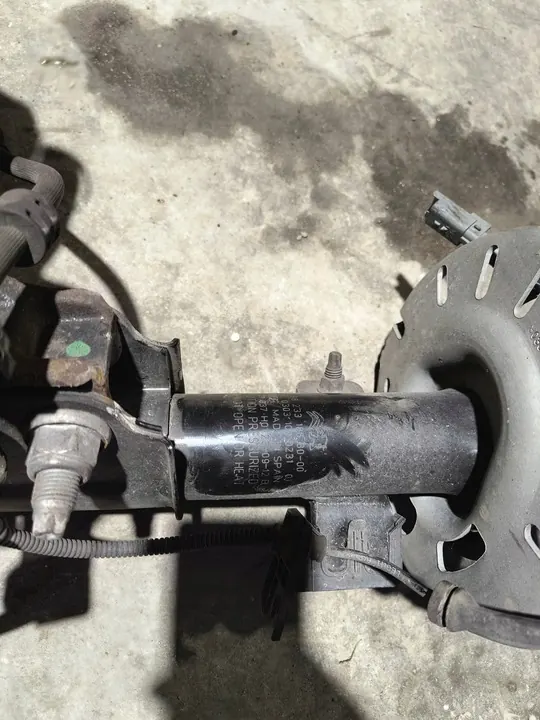 Amortisseur McPherson gauche Peugeot 308 T9 2.0 Blue HDi image 3