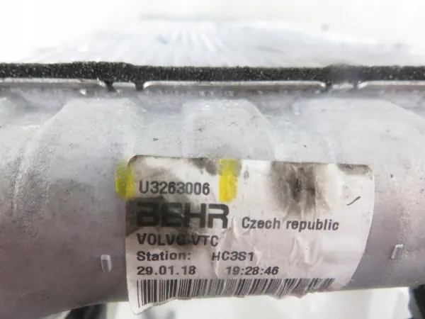 Gebruikte Behr AC-condensor OEM U3263006 voor Volvo FH II image 4
