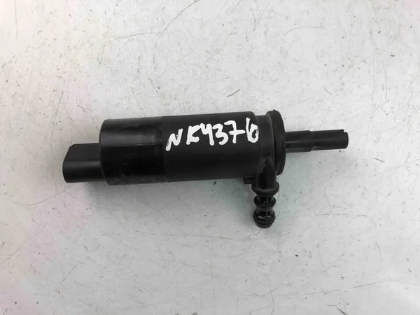 Bomba de agua BMW 5 (E60) 2008 OEM 8377613 image 2