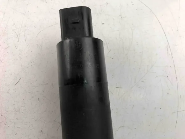 Bomba de agua BMW 5 (E60) 2008 OEM 8377613 image 5