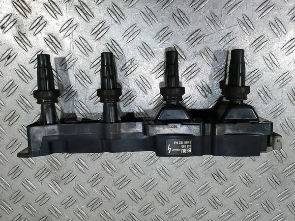 Bobina de encendido Peugeot 206 1.4 16V OEM 040102045 ZSE045 image 7