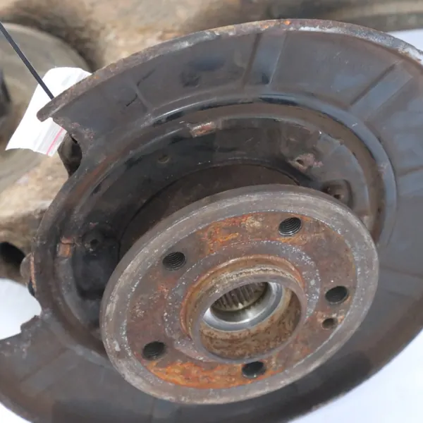 Mercedes Vito W639 Wielnaaf A6393508805 Rechts Achter image 9