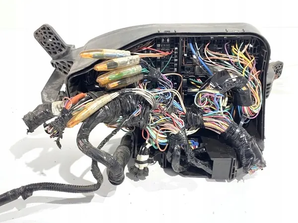 Caja de Fusibles Mazda 3 BM Hatchback 2.0 120CV G4YC-675X0 image 4