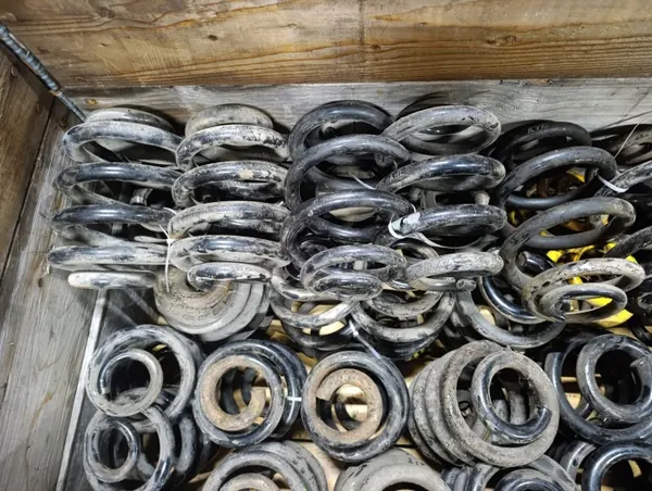 Bakfjädringar OEM Sprężyny tył tylne VW T5 T6 VW image 2
