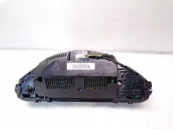 Mercedes W211 Instrumententafel OEM 2114407711 image 3