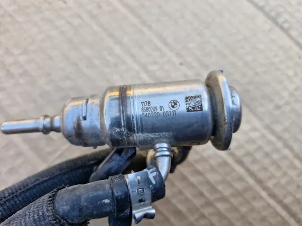AdBlue-suuttimen jäähdytysputki OEM 8476969 BMW G30/G31 image 4