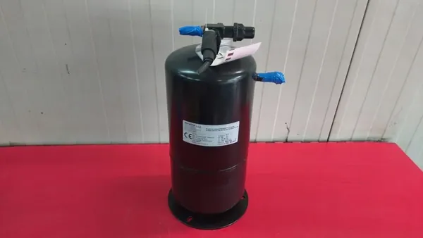 Réservoir de réfrigérant Denaline 5.7L OEM 925/042 image 1