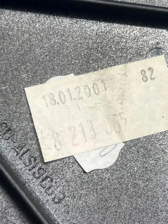 Accoudoir BMW E39 OEM 8213865 avec support téléphone image 3