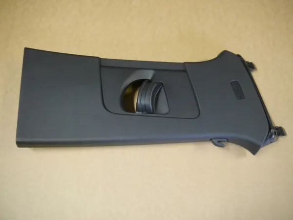 Couvre-poteau droit Audi Q3 83A OEM 83A867244B image 2