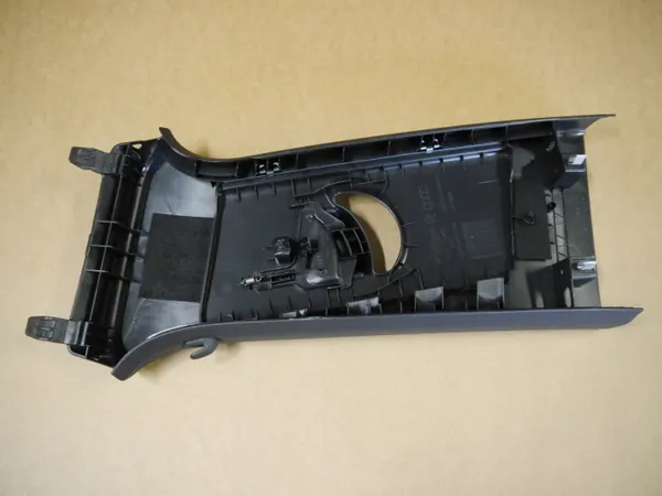 Couvre-poteau droit Audi Q3 83A OEM 83A867244B image 3