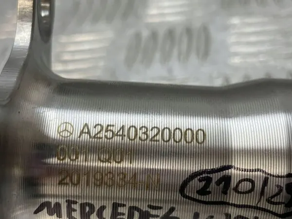 Peça Motor Mercedes OEM A2540320000 - Usado image 7