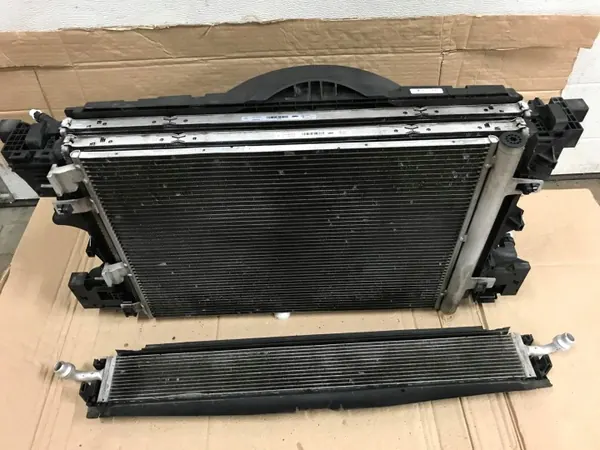 Radiator-set OEM 457532 voor Mercedes A45 AMG image 2