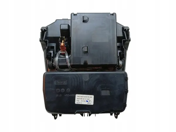 Mittkonsolförvaring Mercedes C W205 OEM A2056800210 image 4
