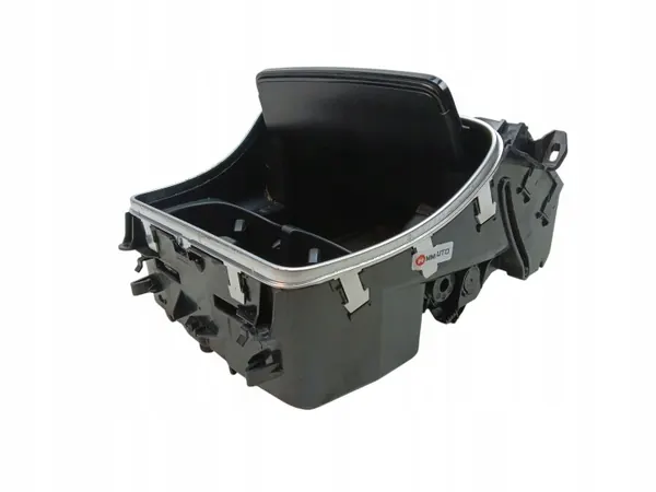Mittkonsolförvaring Mercedes C W205 OEM A2056800210 image 8