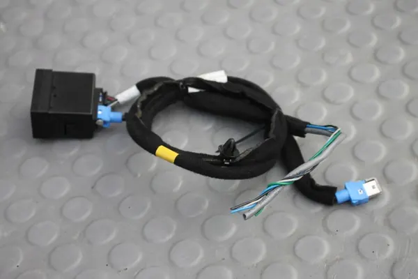 Prise USB OEM 96120-J9500 pour Hyundai Kona 2017-2023 image 3