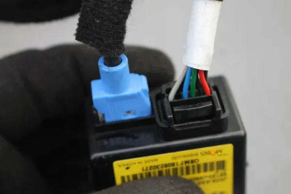 Prise USB OEM 96120-J9500 pour Hyundai Kona 2017-2023 image 5