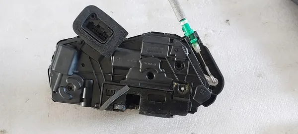 AUDI Q3 83A S-LINE VÄNSTER BAKDÖRRSLÅS 20R A6M-5TA839016M image 3