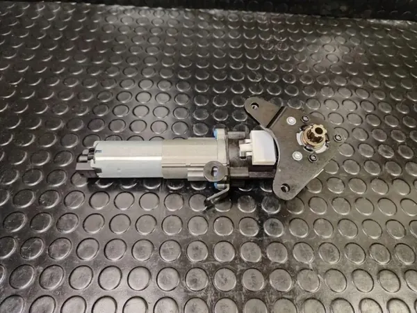 Audi OE 4G8827852B Moteur d'actionneur de volet image 2