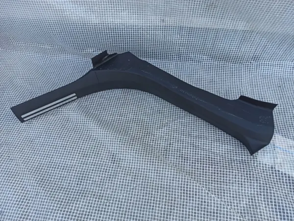 Audi S8 D3 Guardabarros trasero izquierdo OEM 4E0864607P image 2