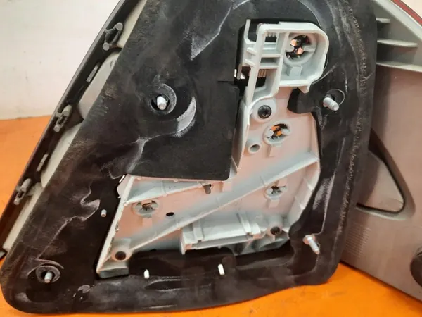 MERCEDES BENZ E-KLASSE W211 LINKER ACHTERLICHT A211820236 image 8