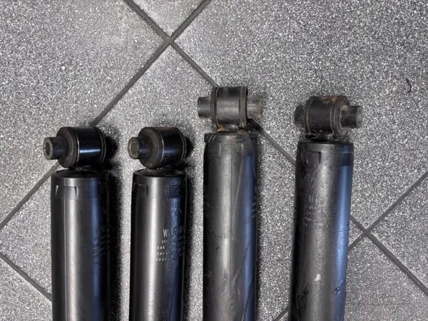 OEM 68250164AB Hinterer Stoßdämpfer für Jeep Wrangler JL image 4