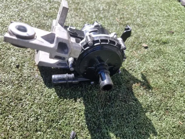 HYUNDAI IONIQ 5 Waterpomp OEM PA66-GF25 - Gebruikt image 4