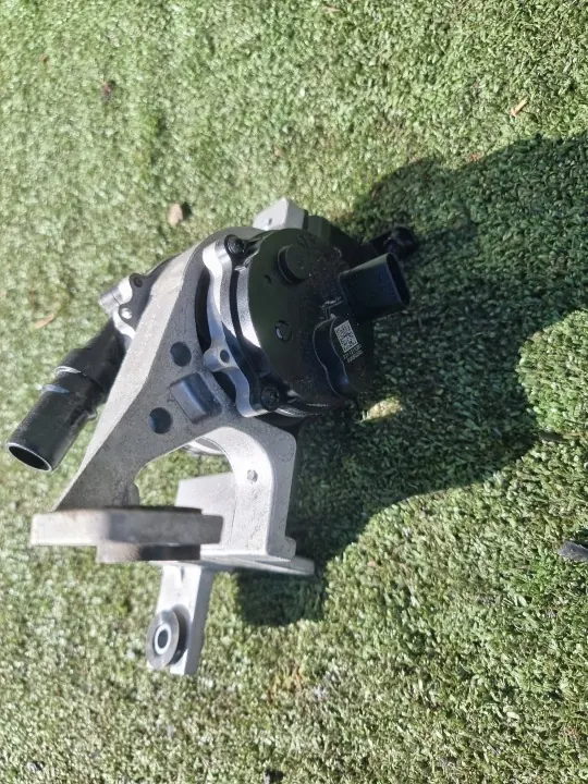 HYUNDAI IONIQ 5 Waterpomp OEM PA66-GF25 - Gebruikt image 6