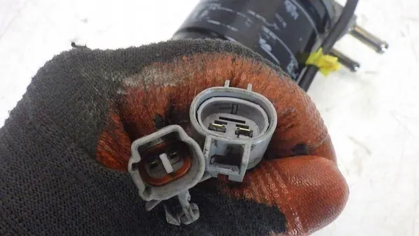 Fuel Filter Housing Mazda6 II GH 2.2 CDVI R2N513ZA5A image 7