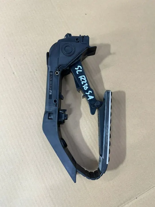 Gaspedaal, Mercedes SL R230, W230, OEM A2303000104 image 2