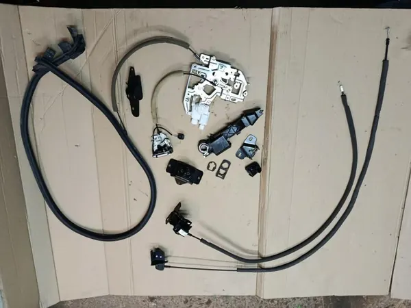Cerrojo de Puerta OEM BLE 8200778368 para Renault Master image 3