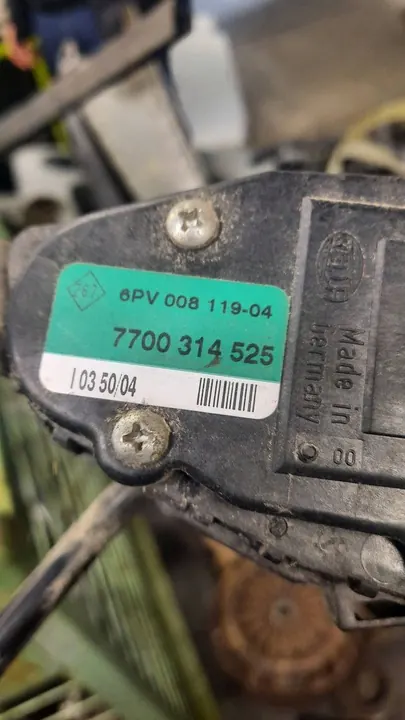 Accelerator Pedal Renault Master II 2005 image 2