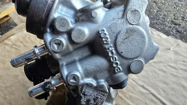 LANCIA THEMA II 3.0 CRD Hochdruckpumpe 35022131F image 4