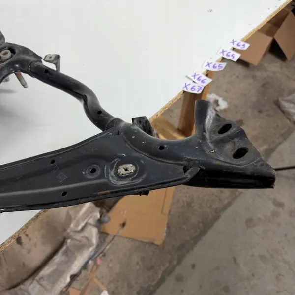 Support de suspension avant Audi OE 8W1399347H image 10