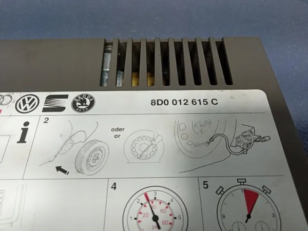 Audi A4 B6 Däckkompressor OEM 8D0012615C image 3