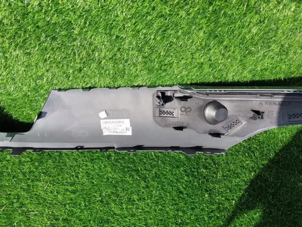 Etupuskuri OEM 620224891R Renault Megane V:lle image 10
