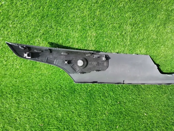 Etupuskuri OEM 620224891R Renault Megane V:lle image 5