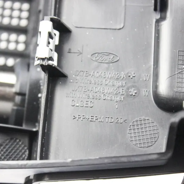 Encendedor salpicadero Ford Kuga II 2020 OEM JX7BA045B90B image 6