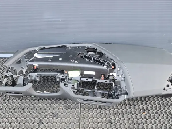 KKDA BMW G09 XM Armaturenbrett Konsole - Gebraucht image 3