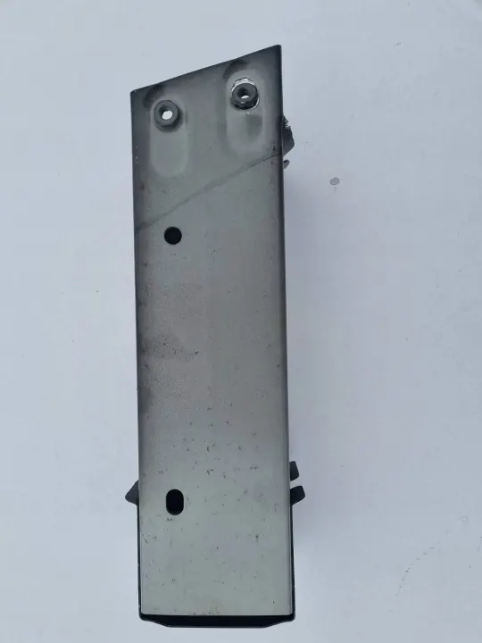 Tesla Y 20- Para-choques Direito OEM 1515089SNA Usado image 2