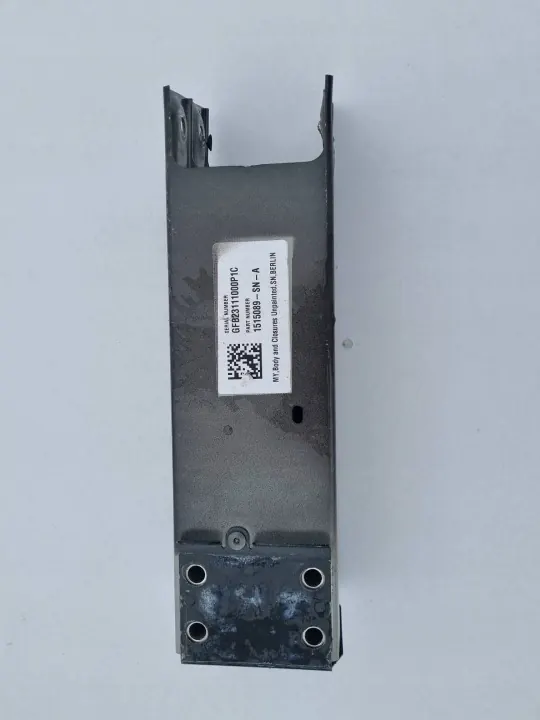 Tesla Y 20- Para-choques Direito OEM 1515089SNA Usado image 4
