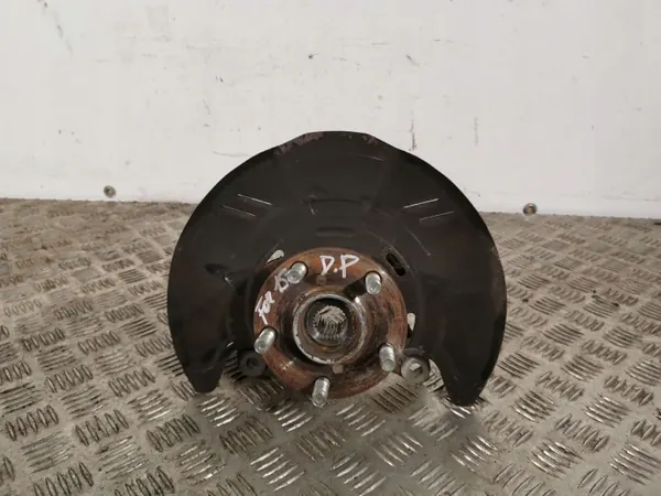 Buje rueda delantera Subaru OEM FBZ8922 - Usado image 2