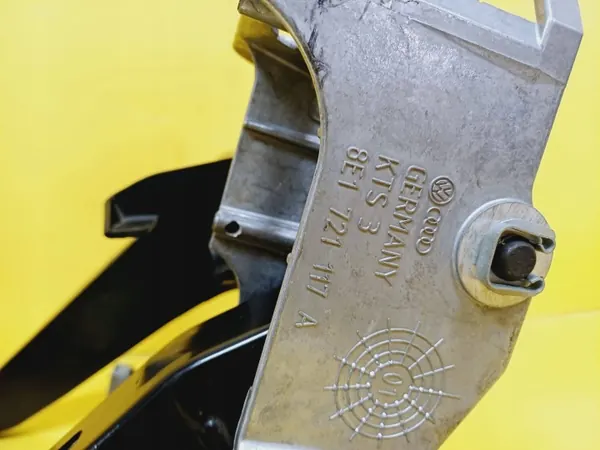 Manuaalinen poljinsarja OEM DRC96215 Audi A4 B6 1.8T image 3