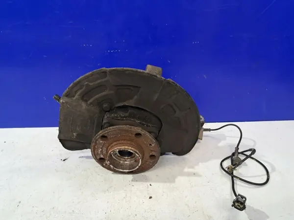 Rechter voorste draagarm OEM 9461944 voor Volvo XC70 image 2